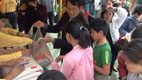 台中市蕭副市長到場巡視本會籌辦創立台中市政府食物銀行並關心貧戶溫飽幫低收兒童向本會領取濟助食物